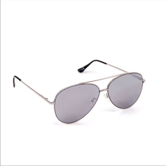 Classic Aviator Sunglasses - Picture 2 of 5